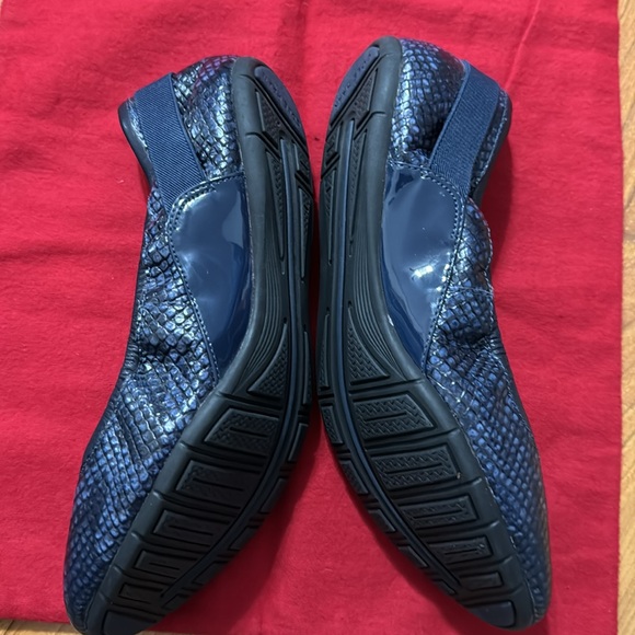 Cole Haan Zerogrand Navy Blue Snakeskin, Leather Ballet Flats - Picture 3 of 11